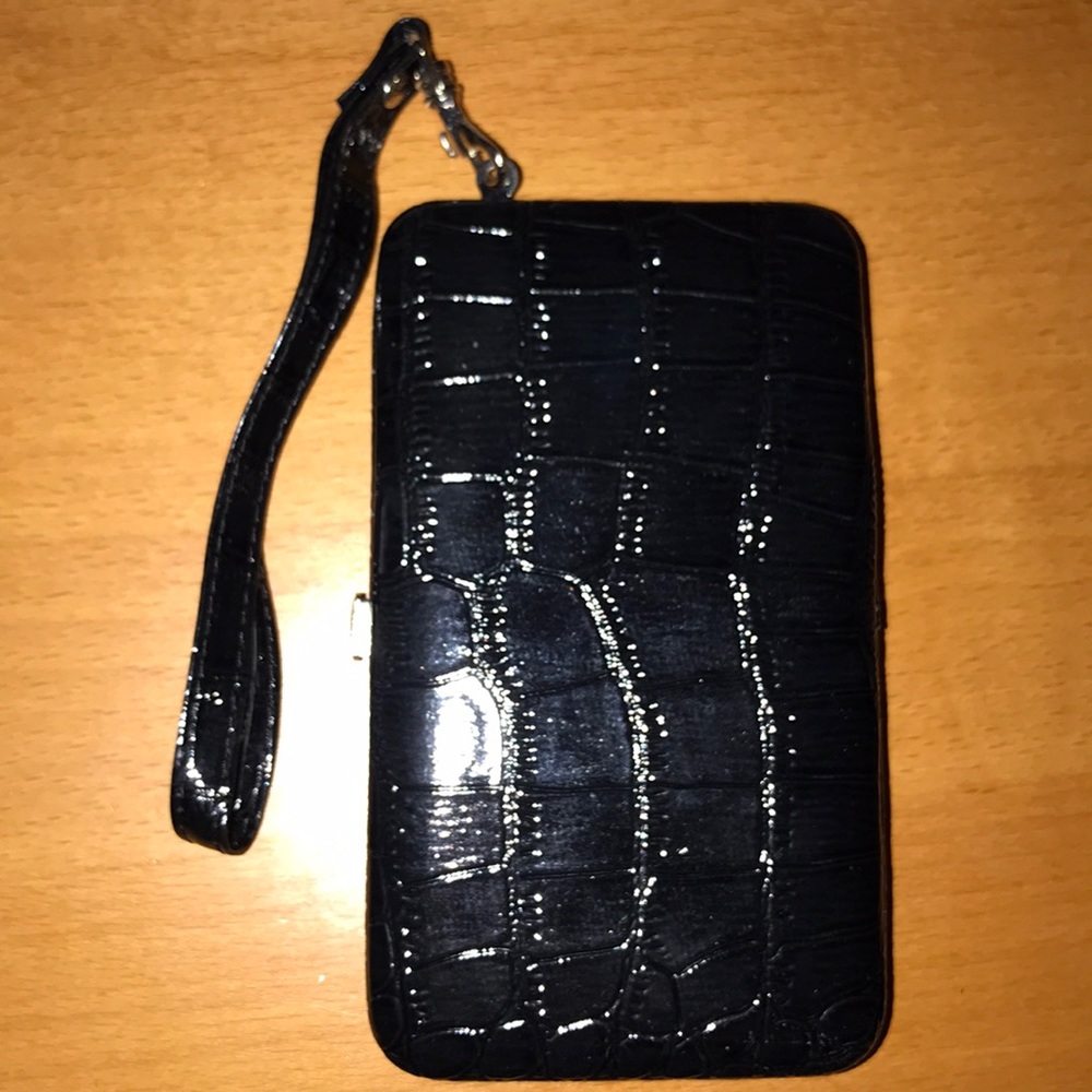 Black clutch wristlet